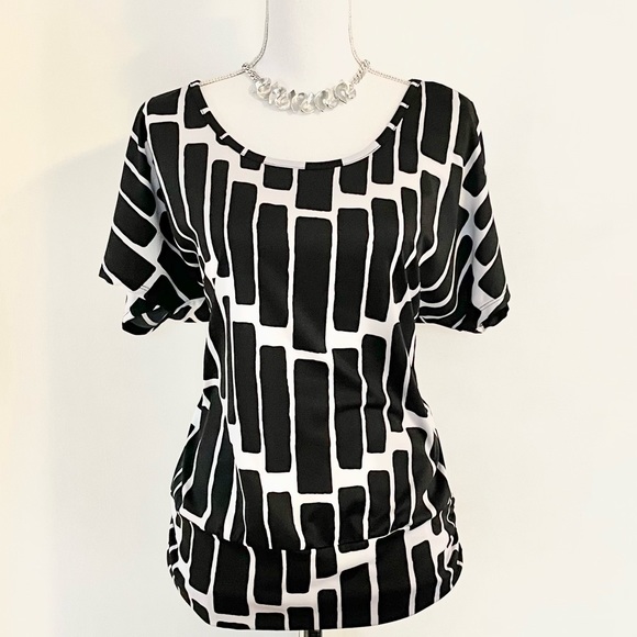 AB STUDIO Women’s Dolman Short Sleeve Top - Picture 3 of 13